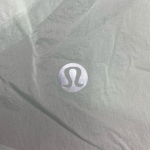 Lululemon Step Out High Rise Short NWT Ocean Air Size 4 - Picture 12 of 17